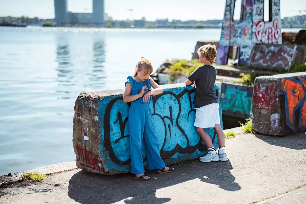 One2track kinderen bij kanaal