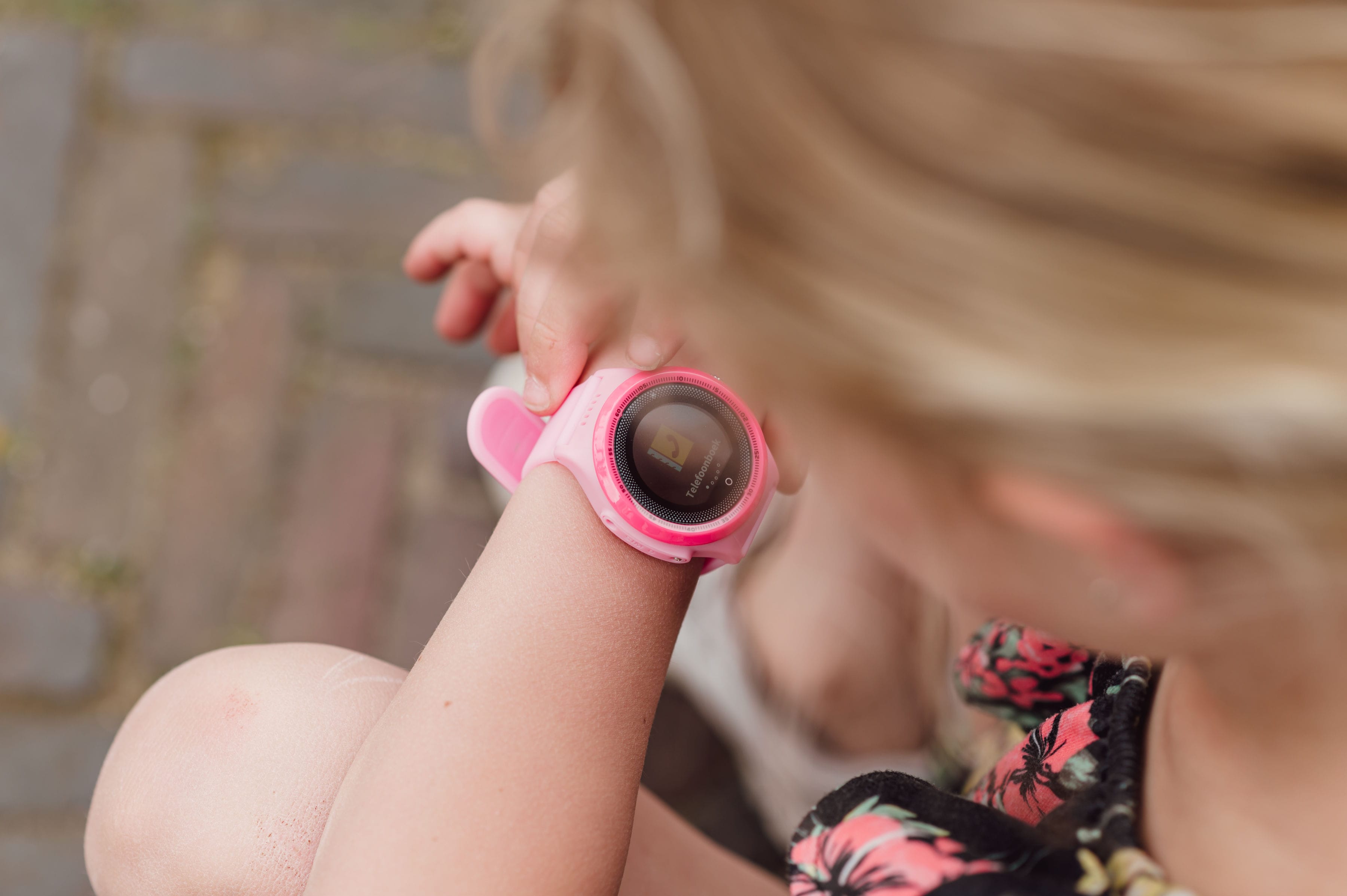 Connect Move GPS horloge one2track voor kinderen kleur roze