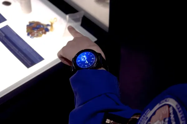 one2track-connect-one-gps-belhorloge-kind-zwart-toepassing